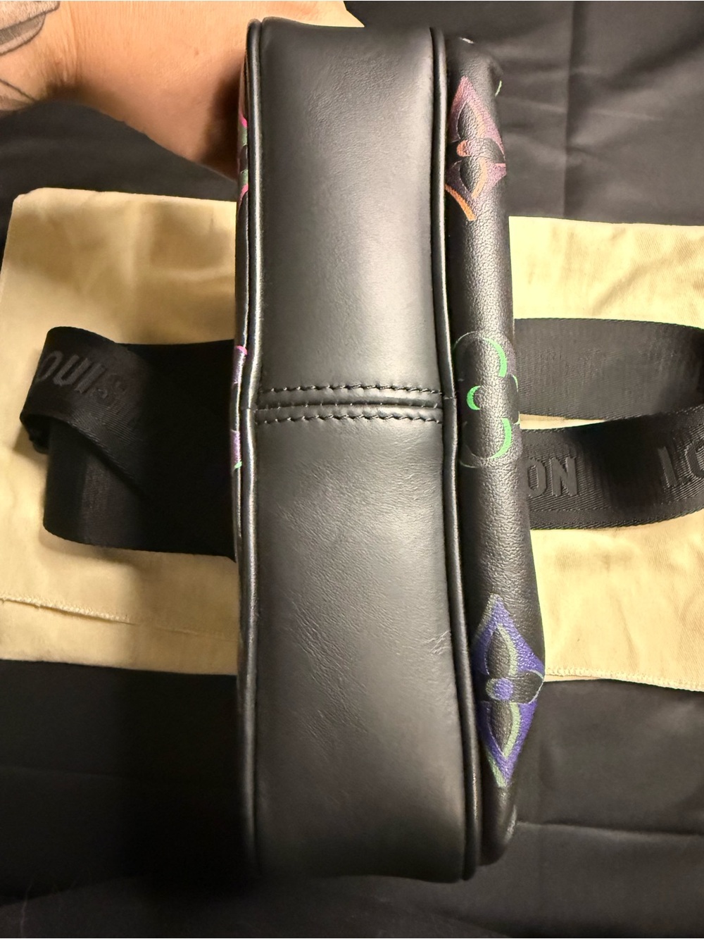 *RARE* Louis Vuitton Comet Messenger PM - Picture 10 of 13